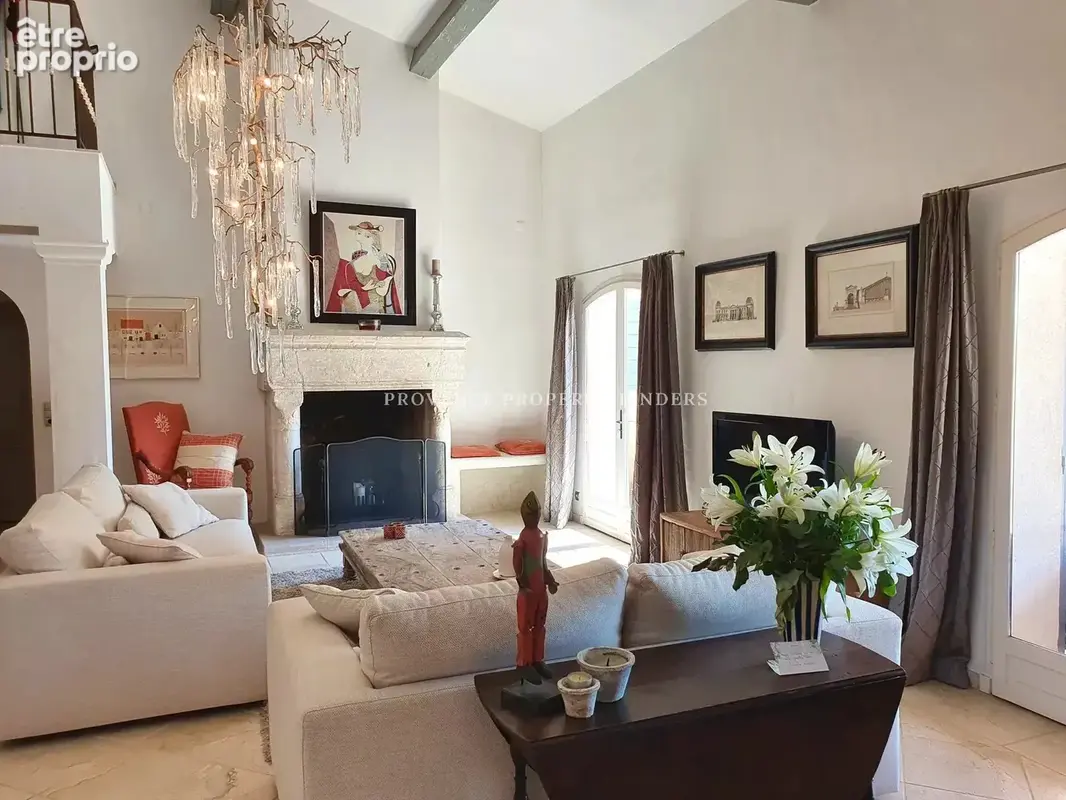 Exclusivité.   Belle maison a Salernes, 6 chambres, Piscine chauffée. - photo 3