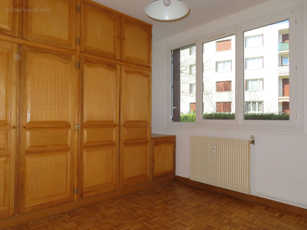 Appartement T3 avec jardin, cave et parking - photo 12