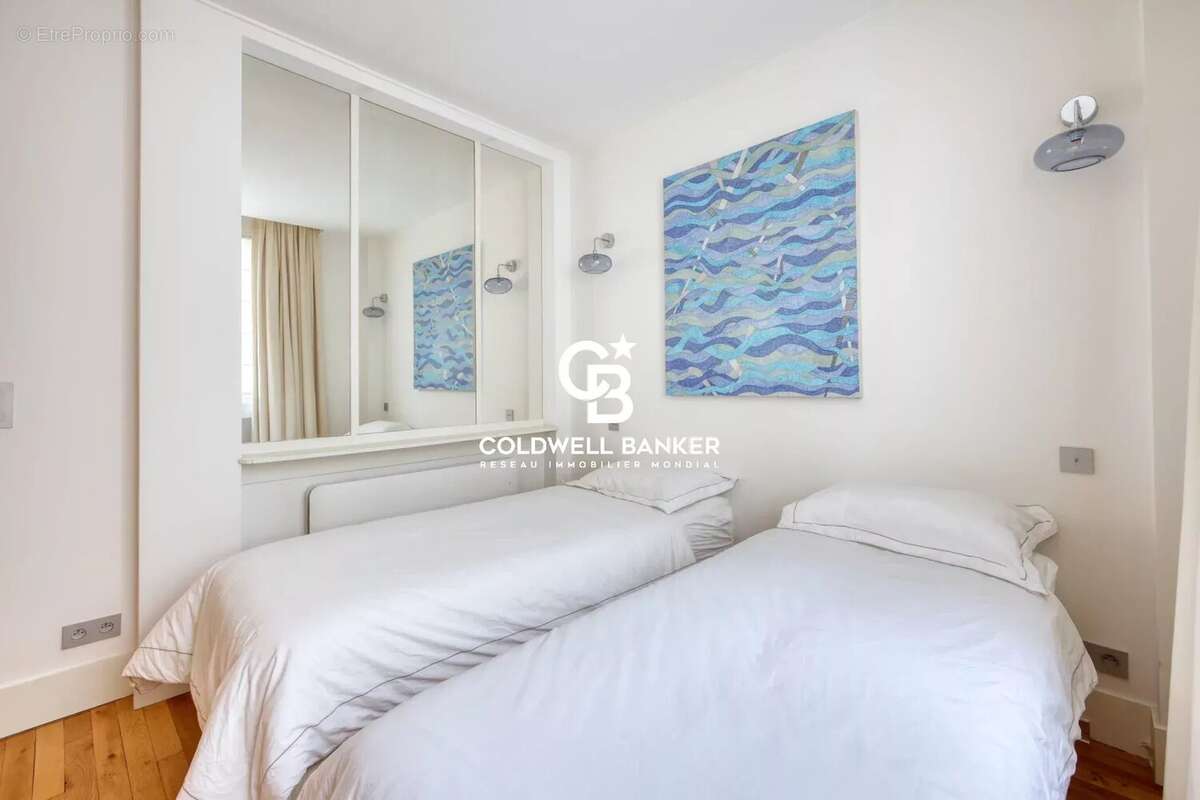 Appartement à PARIS-7E