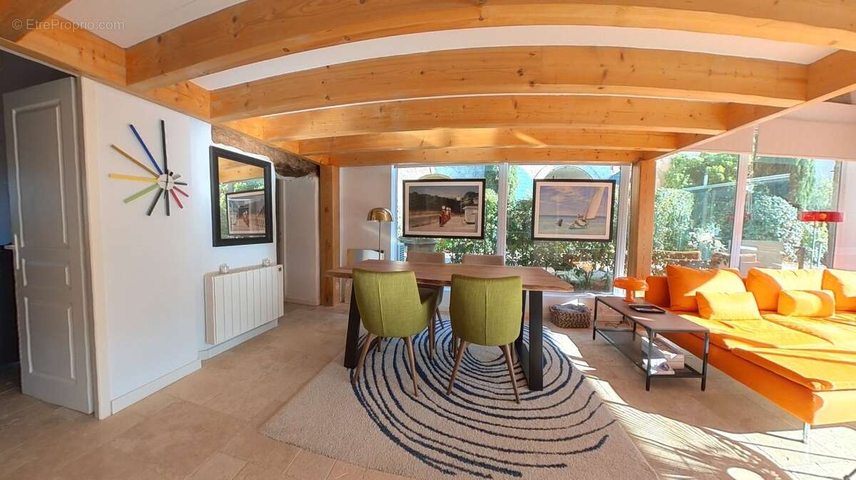 Appartement à ALIGNAN-DU-VENT