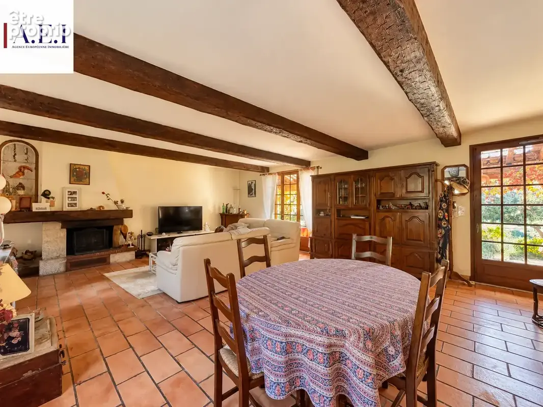 Limite Six-Fours - Villa individuelle de plain-pied avec piscine, dépendance & garage - photo 8