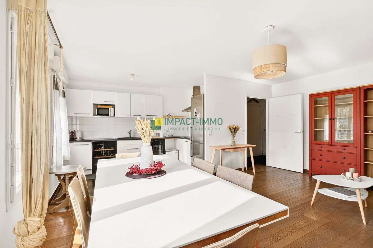 Appartement à LA GARENNE-COLOMBES