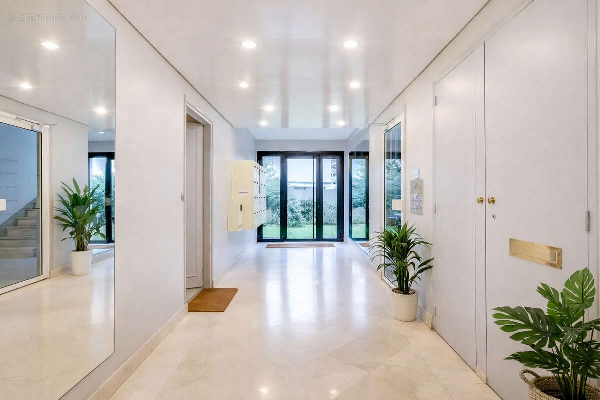 Appartement à COURBEVOIE