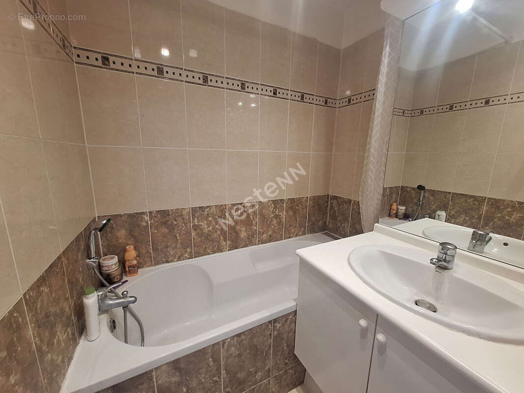 Appartement Hyères T2- 39.45m² - Balcon - Stationnement - photo 6