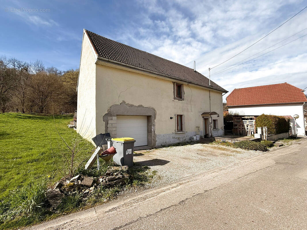 Maison à HYEVRE-MAGNY