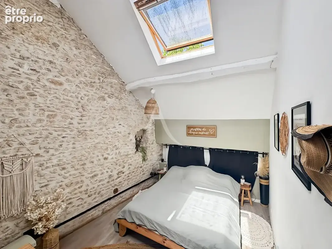 Maison en pierre renovée avec cave et jardin clos - photo 9