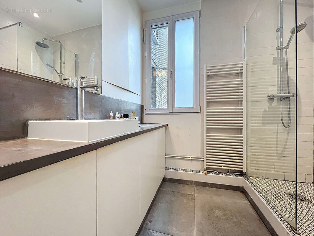 Appartement à PARIS-19E