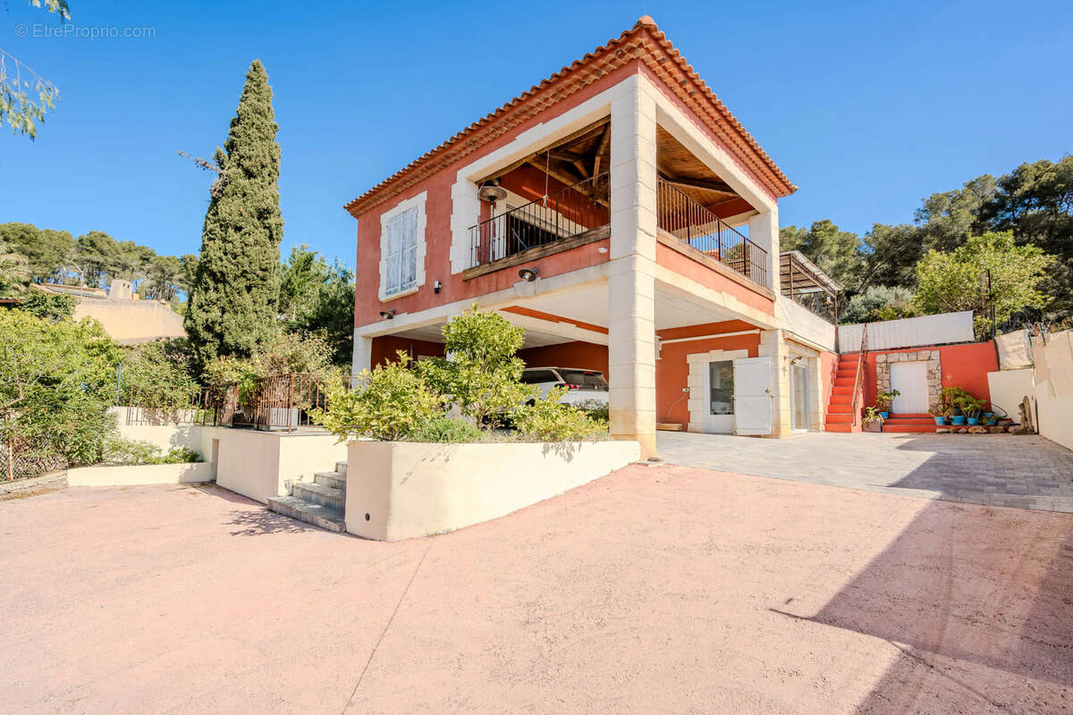 Maison à CARQUEIRANNE