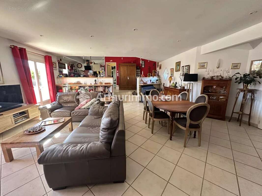 Maison à LA CHAPELLE-GONAGUET