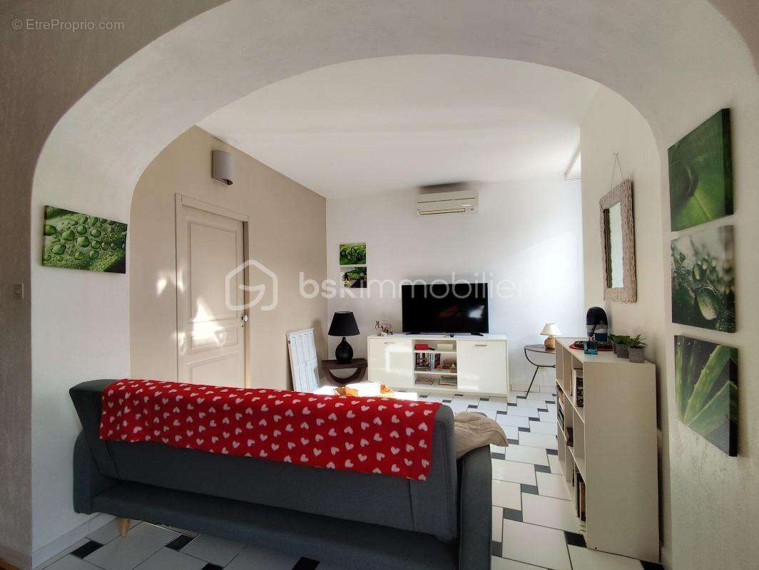 Maison à SAINT-MARTIN-SUR-LAVEZON