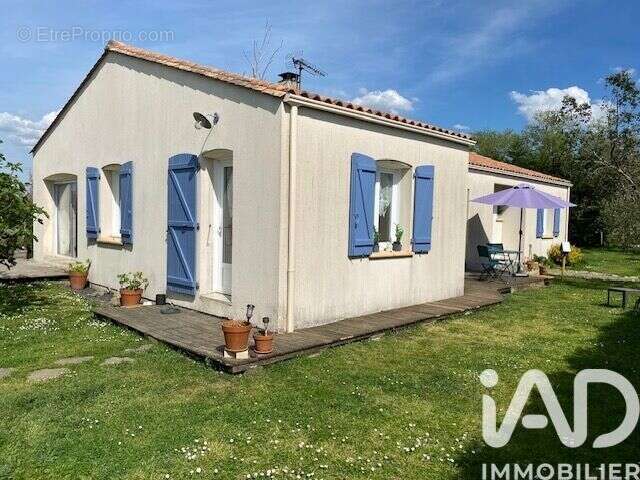 Photo 3 - Maison à CHAMPAGNE-LES-MARAIS