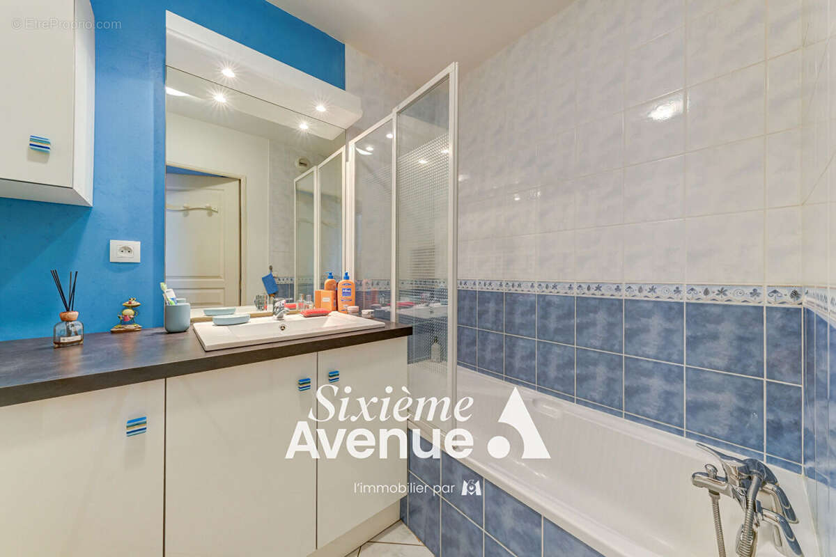 Appartement à DECINES-CHARPIEU