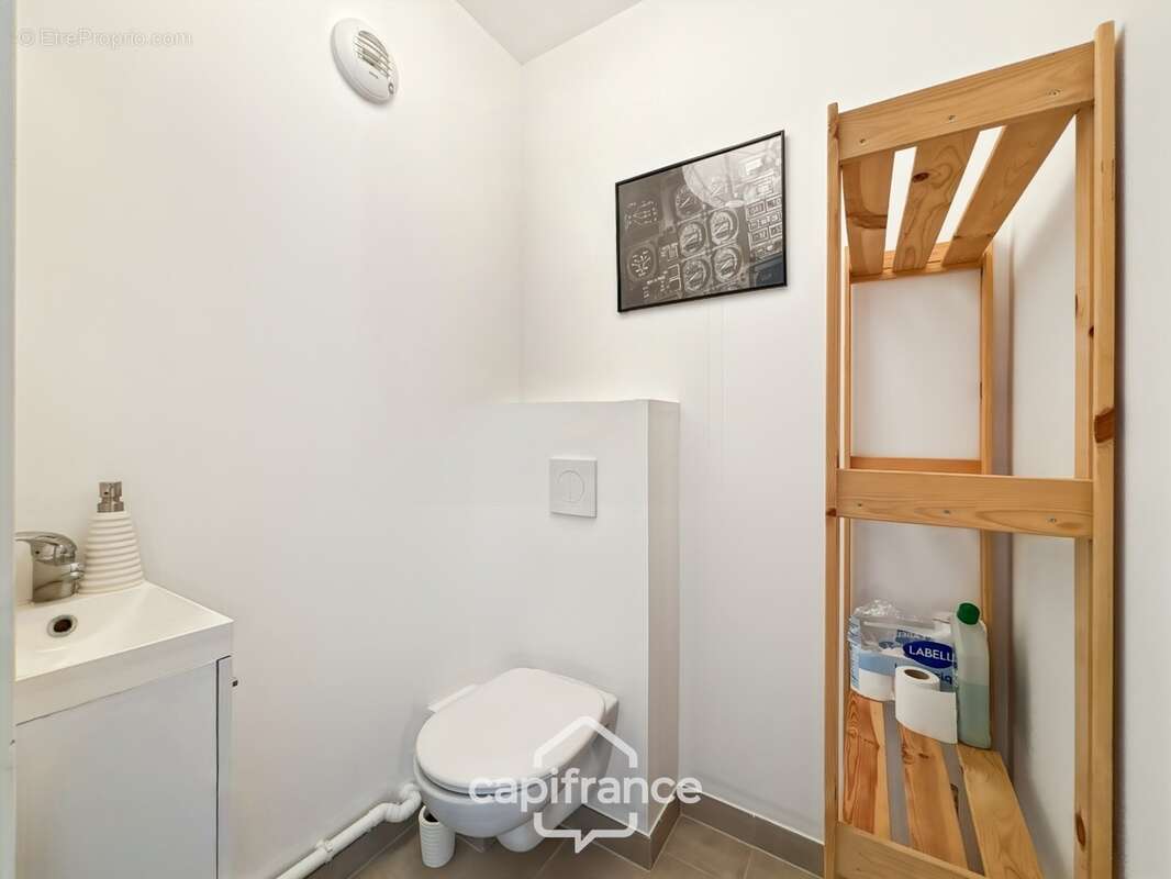 LA ROCHELLE, quartier Saint-Maurice. Appartement 3 pièces avec loggia et parking - photo 9