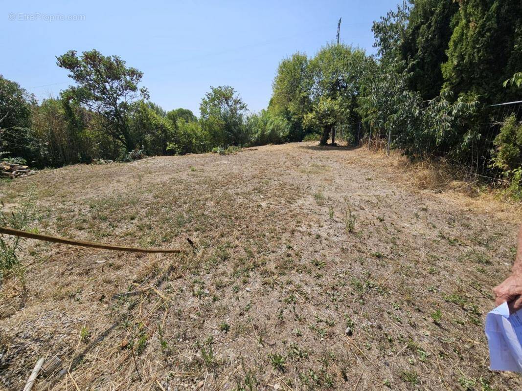 Terrain à SAINT-BAUZILLE-DE-LA-SYLVE