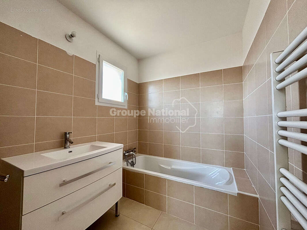 Maison à SAINT-LAURENT-D&#039;AIGOUZE