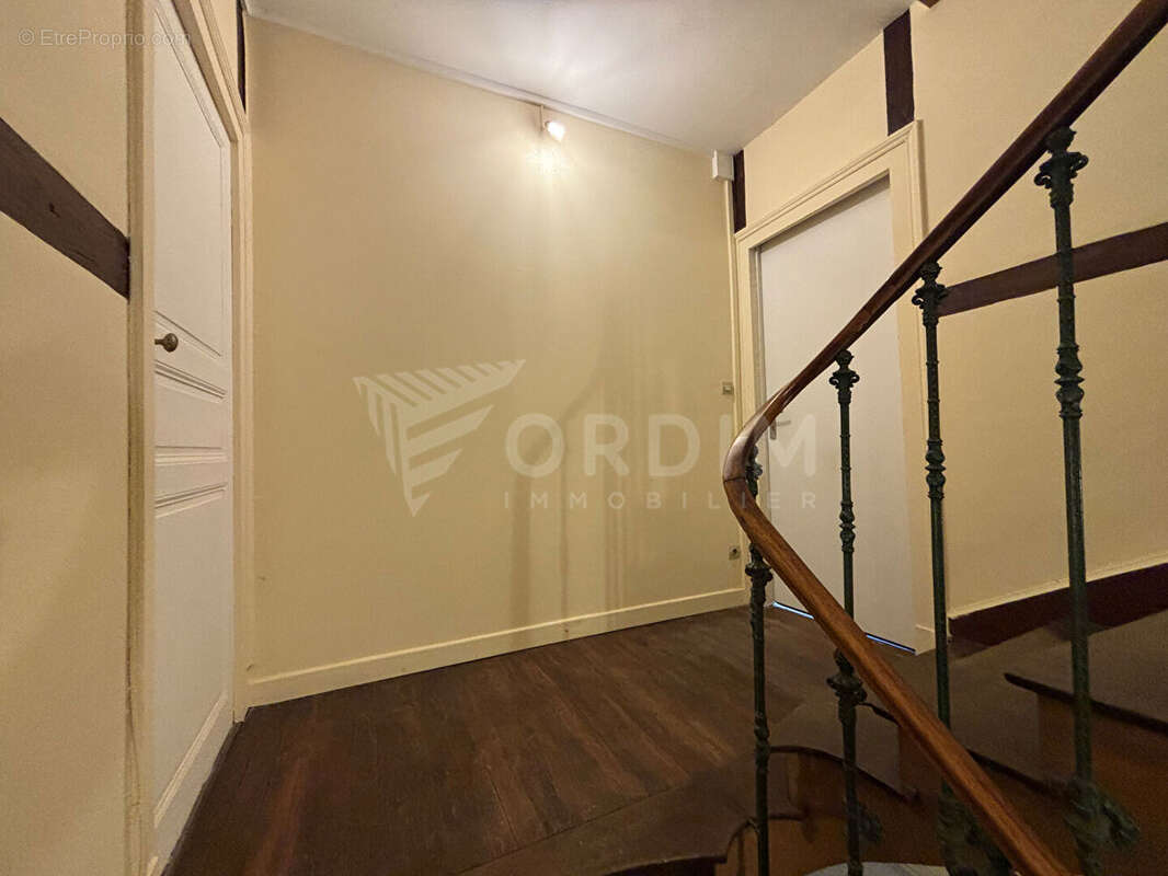 Appartement à EPINEUIL