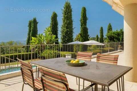 Maison 260 m² à Mougins  - photo 2