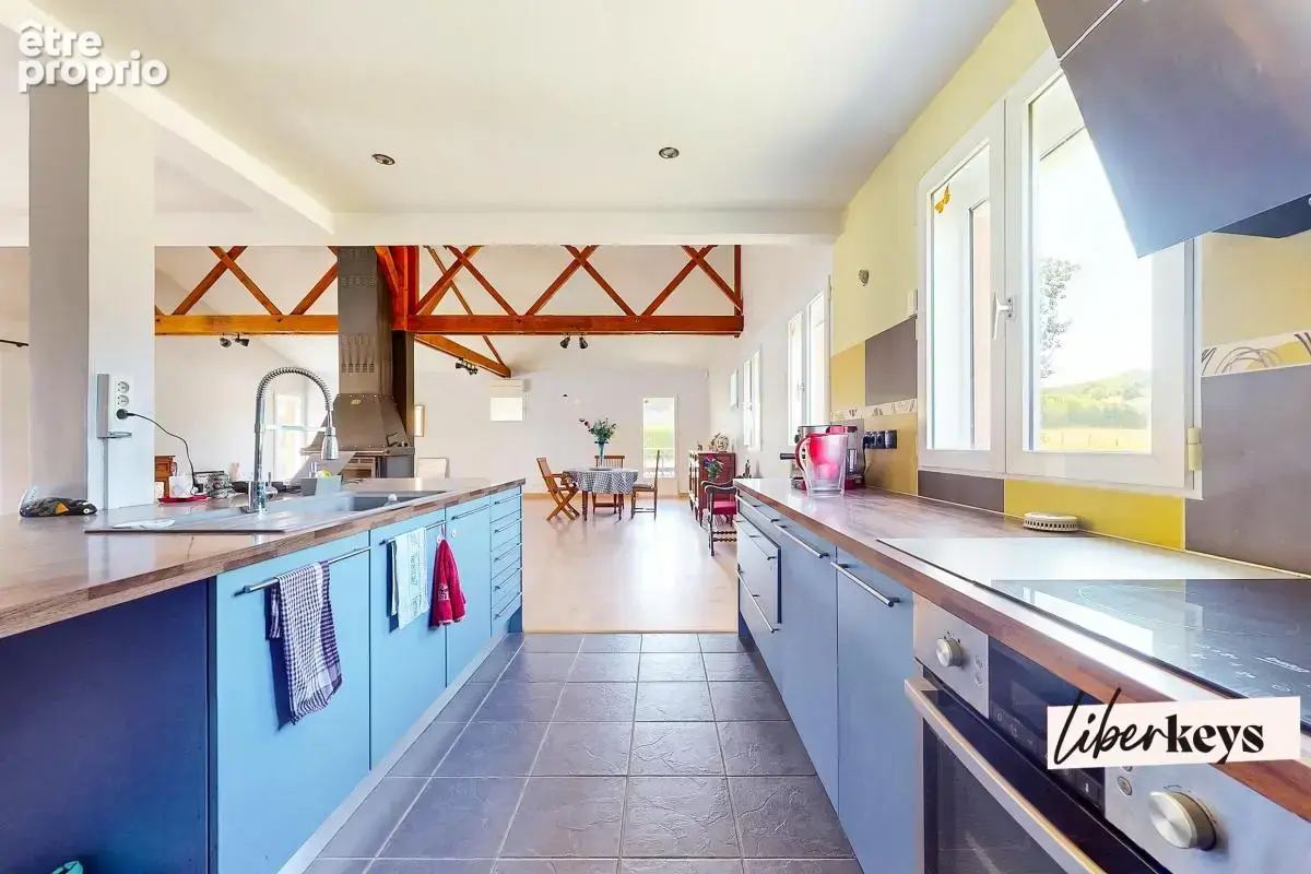 Au cœur du Perche – Maison familiale de 208 m² avec pièce de vie de 79 m², sous-sol total et dépendance - photo 9