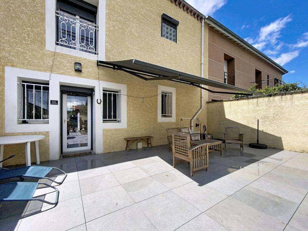 Maison -  chambres - Mezzanine - Terrasse - Garage - Places de stationnement - Au cœur du village - Proche toutes commodités - photo 7