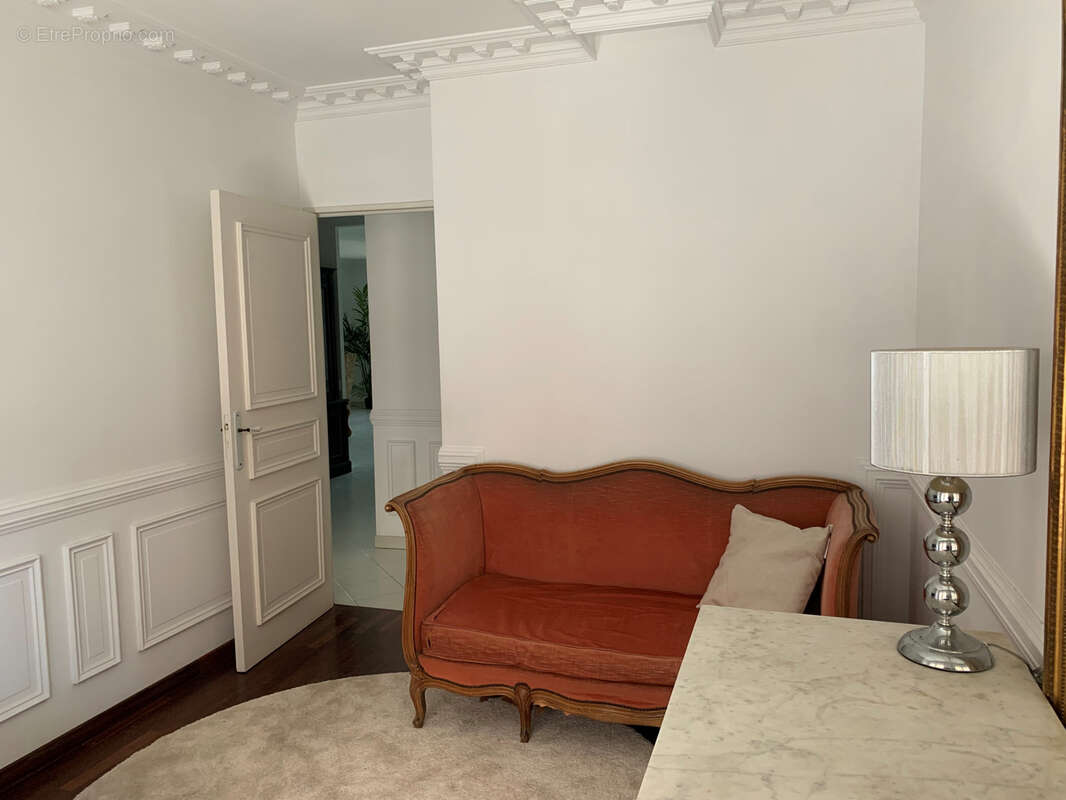T/3  rue rocca  avec terrasses 13008 - photo 9