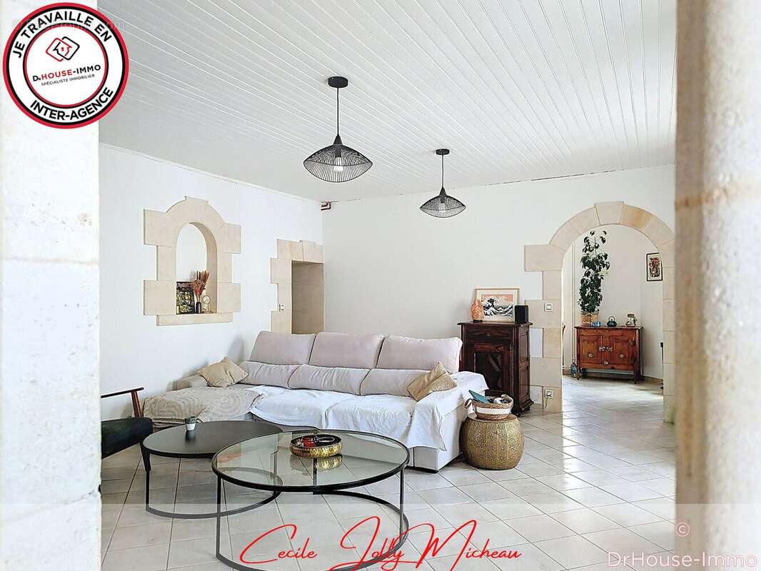 Maison à SAINT-GENES-DE-BLAYE