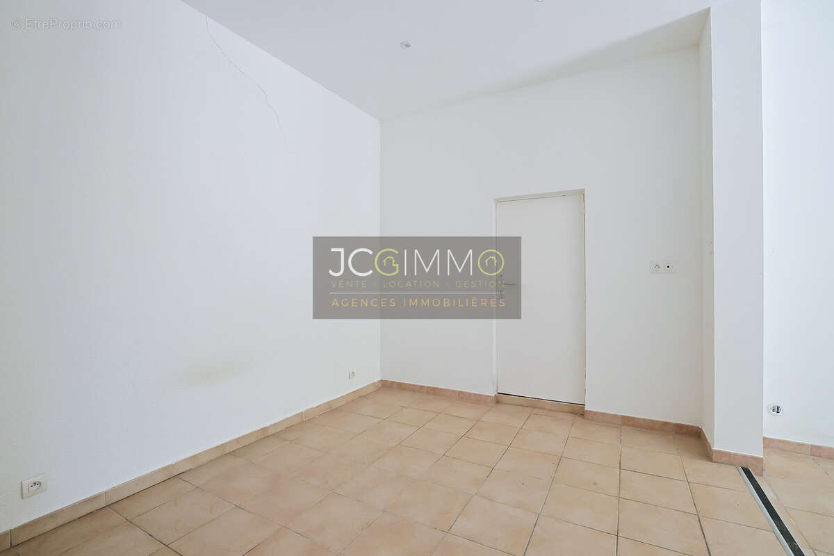 Appartement à SOLLIES-PONT