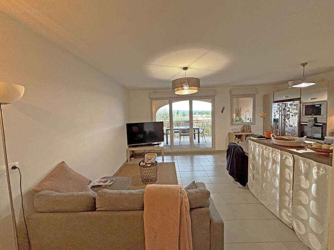 Appartement à PEYNIER