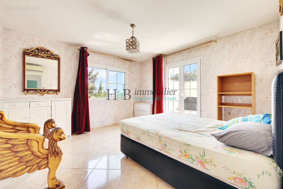 Rare à Noisy-le-Sec   Maison d’investissement de 381 m2 avec 13 espaces locatifs et fort potentiel de valorisa - photo 11