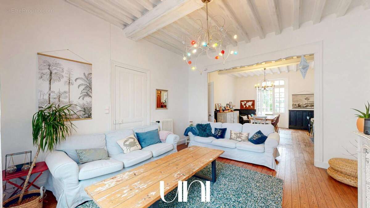 Maison à MEZIDON-CANON