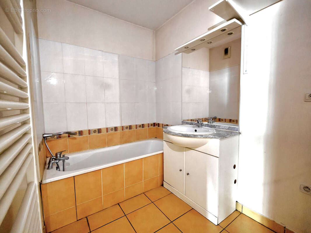 Appartement à TASSIN-LA-DEMI-LUNE