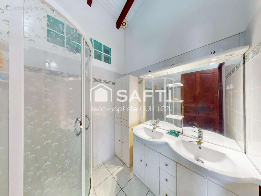 Photo 9 - Maison à LES TROIS-ILETS