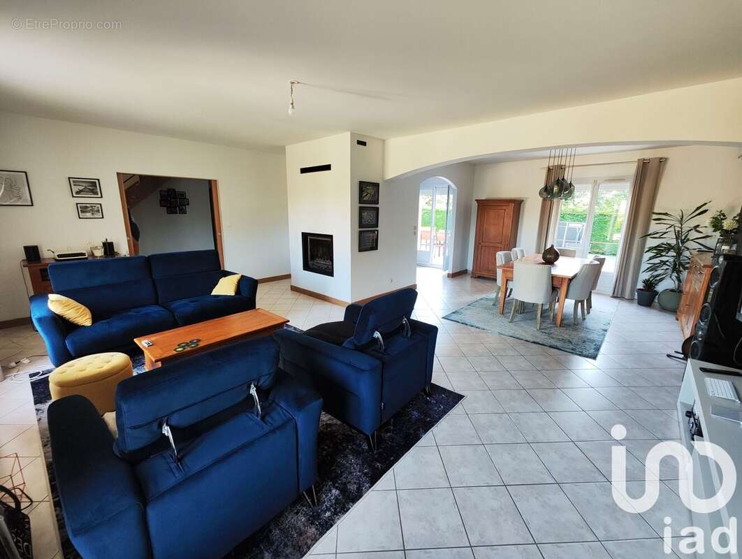 Photo 2 - Maison à AUNEUIL