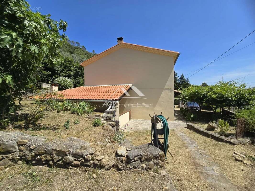 Maison à SAINT-JEAN-DE-VALERISCLE