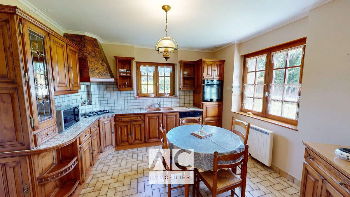 Maison à SAINTE-TREPHINE