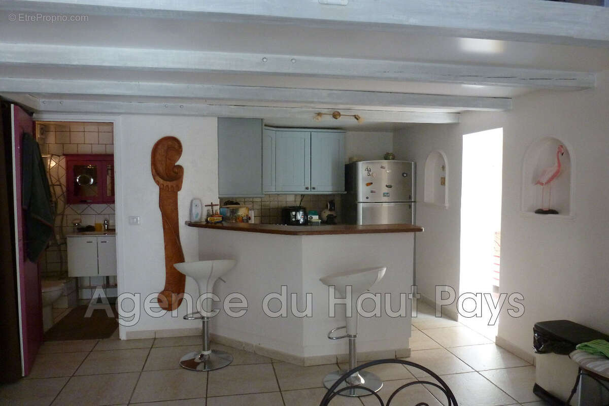 Maison à SAINT-CEZAIRE-SUR-SIAGNE