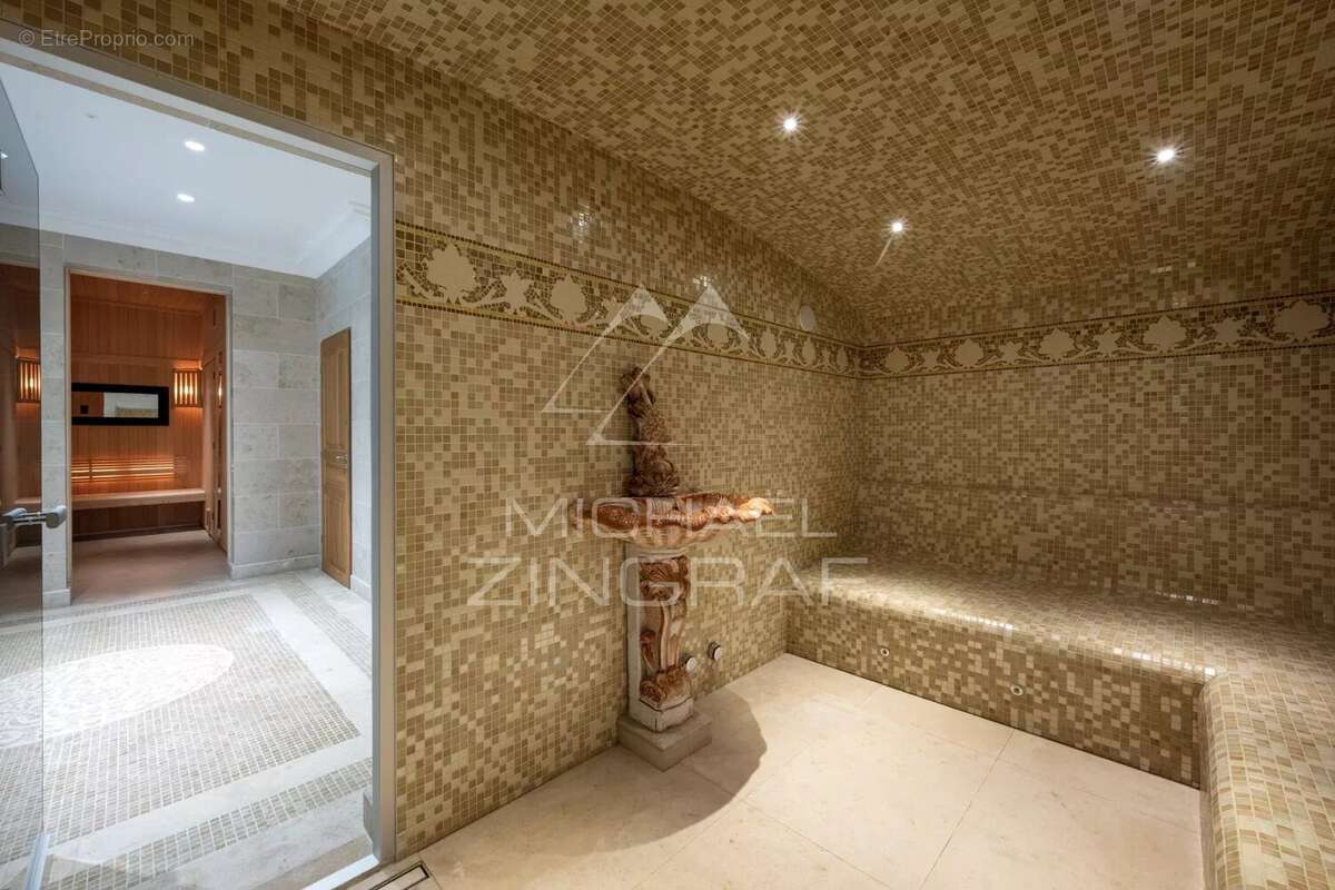 Maison à NEUILLY-SUR-SEINE