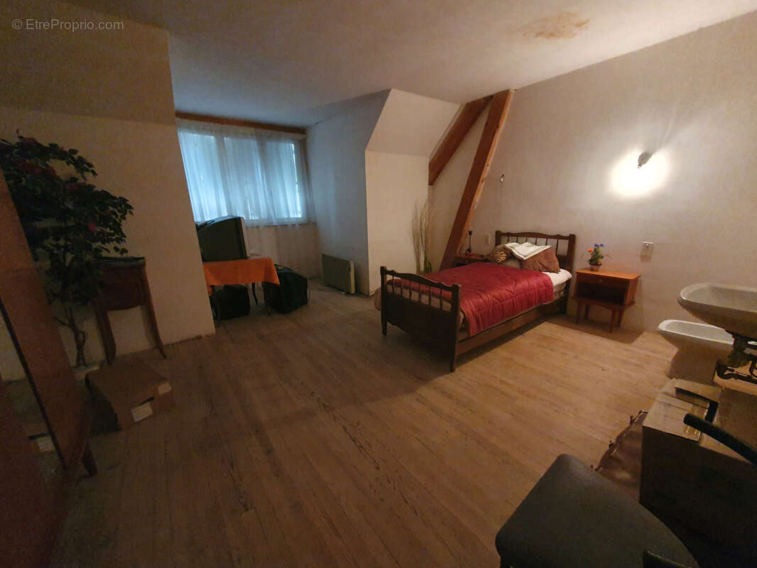 Commerce à LAGUIOLE