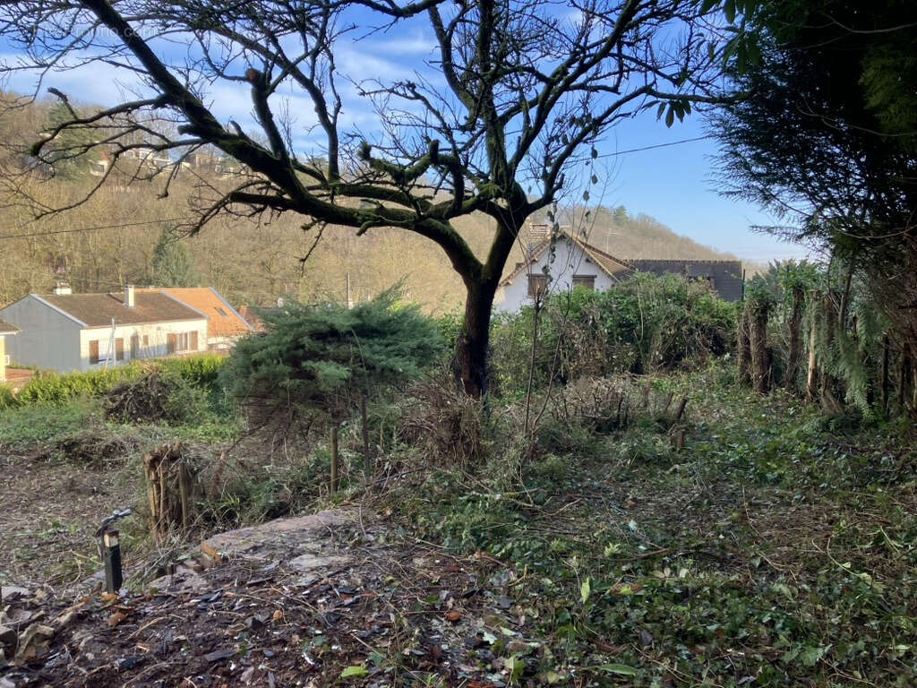 Terrain à GOMETZ-LE-CHATEL