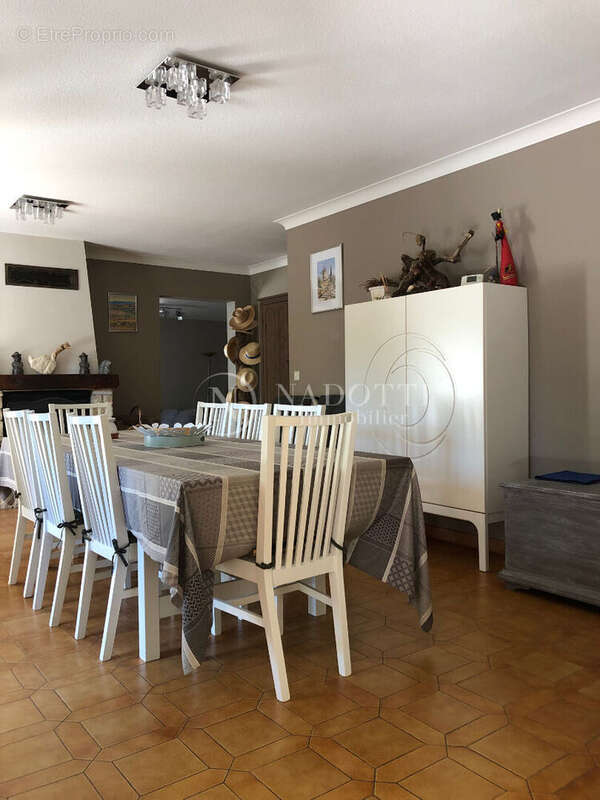 Roussillon, à deux pas du village, découvrez cette maison avec maison indépendante. - photo 6
