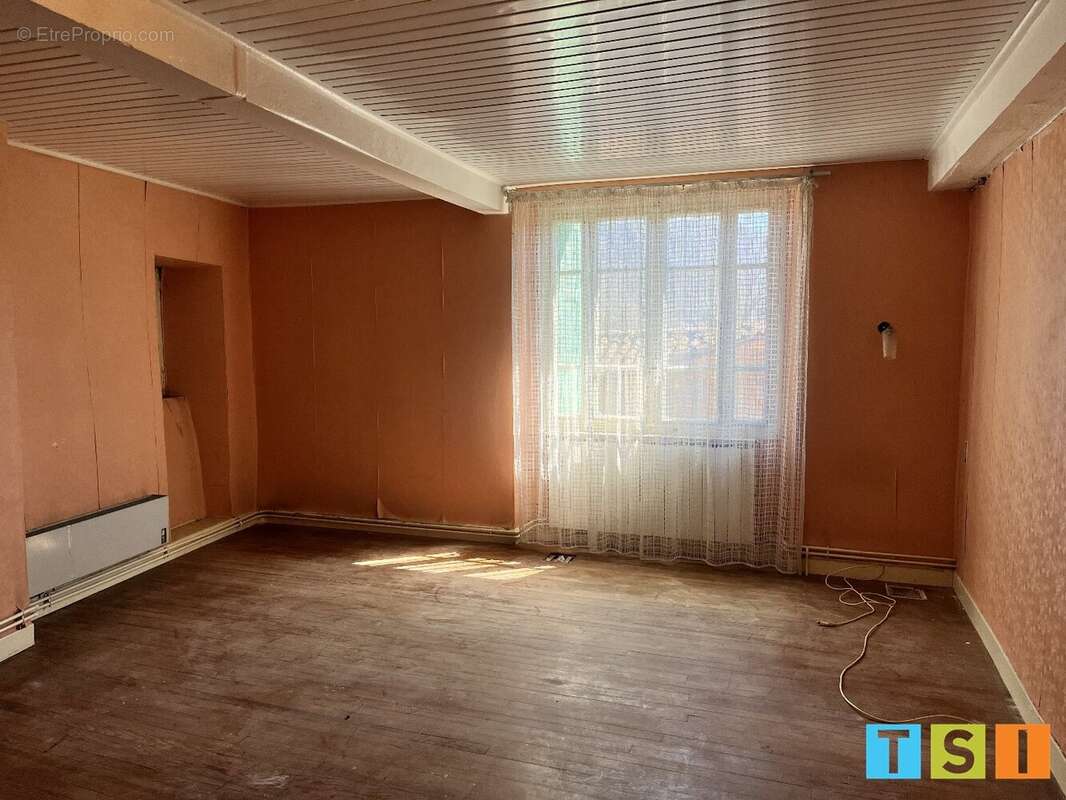 Maison à MARTRES-DE-RIVIERE