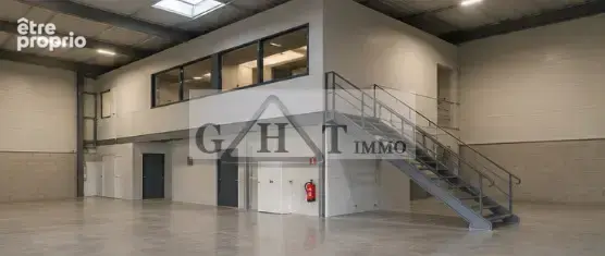 À vendre Entrepôt & bureaux 3000m²- BUC - photo 2