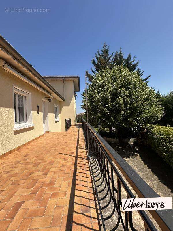 Maison familiale de 8 pièces – 186 m² – Terrain de 1 274 m² – Charly - photo 10