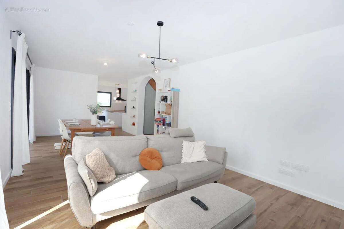 Maison à LA BOUEXIERE
