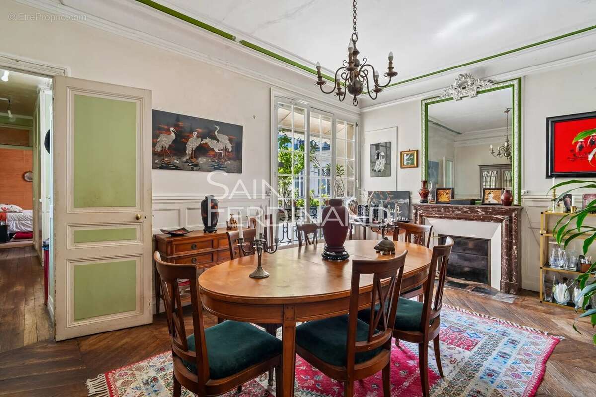 Appartement à NEUILLY-SUR-SEINE