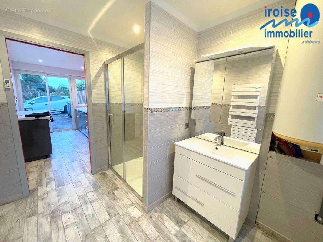 Maison à LE RELECQ-KERHUON