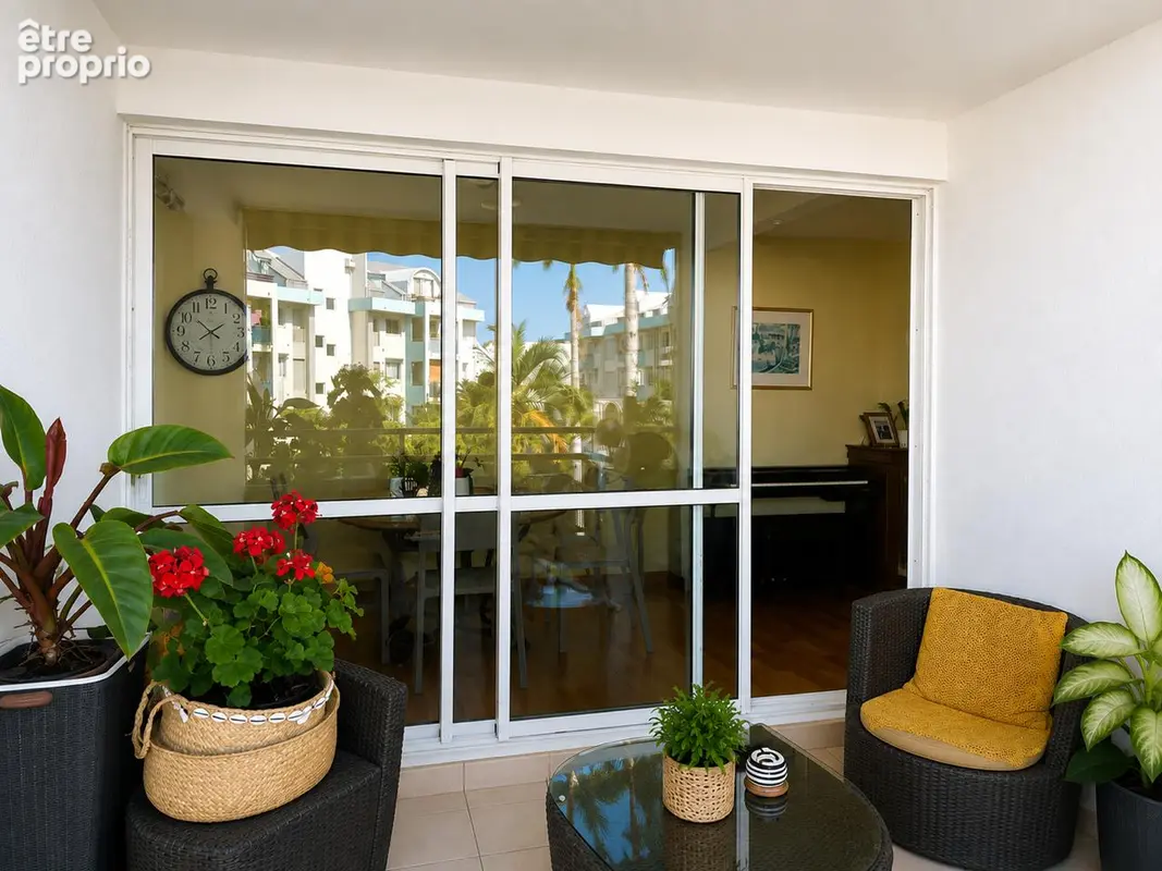 AppartementT2 de 49 m² avec grand garage de 33 m² Saint-Pierre centre - photo 5