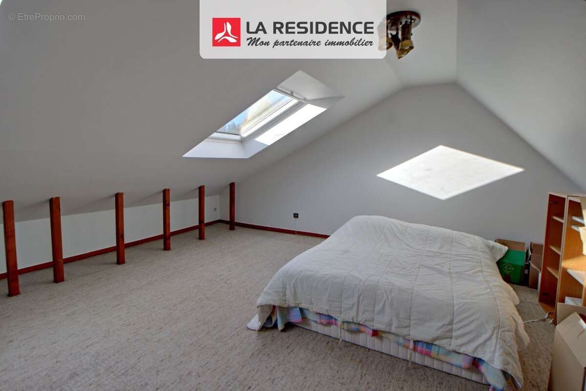 Maison 125 m² à Les Clayes-Sous-Bois  - photo 9