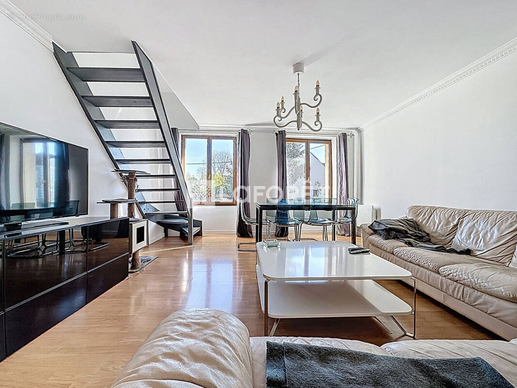 Appartement à COUBRON