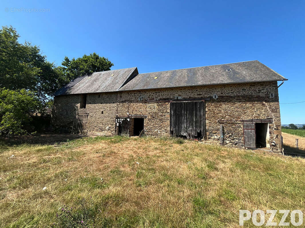 A vendre - mortain bocage - maison 4 pièce(s) 107.45 m² - corp de ferme - maison - poullailer - batiments - dependances - photo 10
