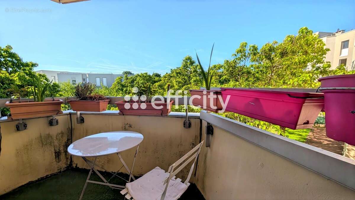 Appartement à LOGNES